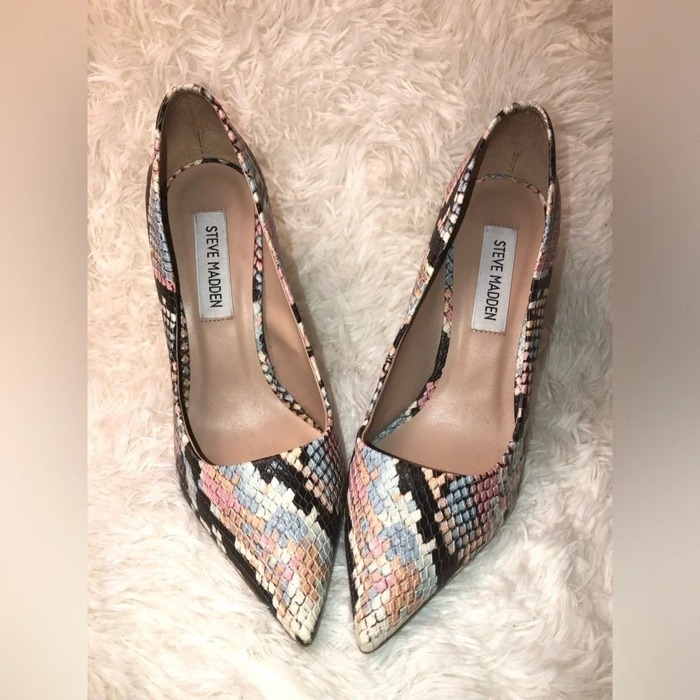 Steve Madden Pink and Black Snake Print Heels - Picture 6 of 16